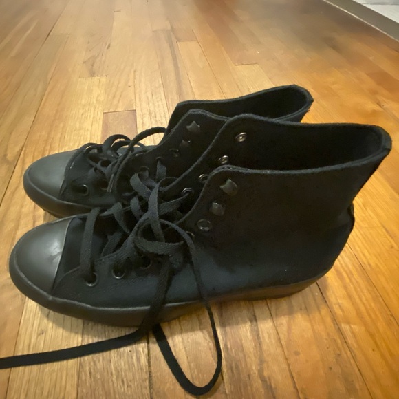 Converse - Picture 3 of 4